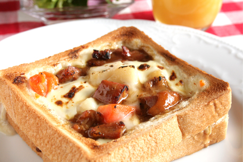 やきとりグラタントースト