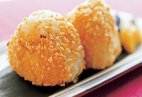 アーモンド衣の焼きおにぎり