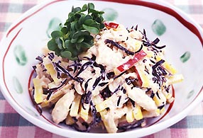 ささみとひじきと さつまいものサラダ