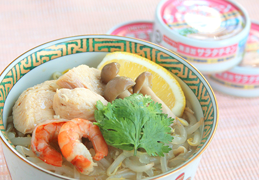 無添加サラダチキンのタイ風春雨ヌードル