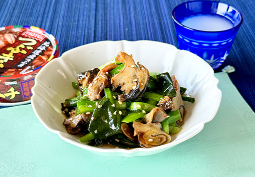 つぶキムチとわかめニラの和え物